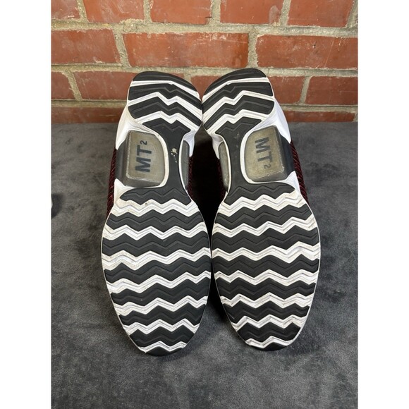 Athletic_Shoes